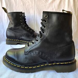 Dr Martens 11821 Women's 8 Eye Leather Combat Boots Black Size 7